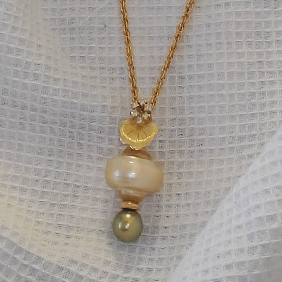 18K YG Golden South Sea & Golden Moss Green Tahitian Pearl Pendant w/ 6 Diamonds - Picture 4 of 8